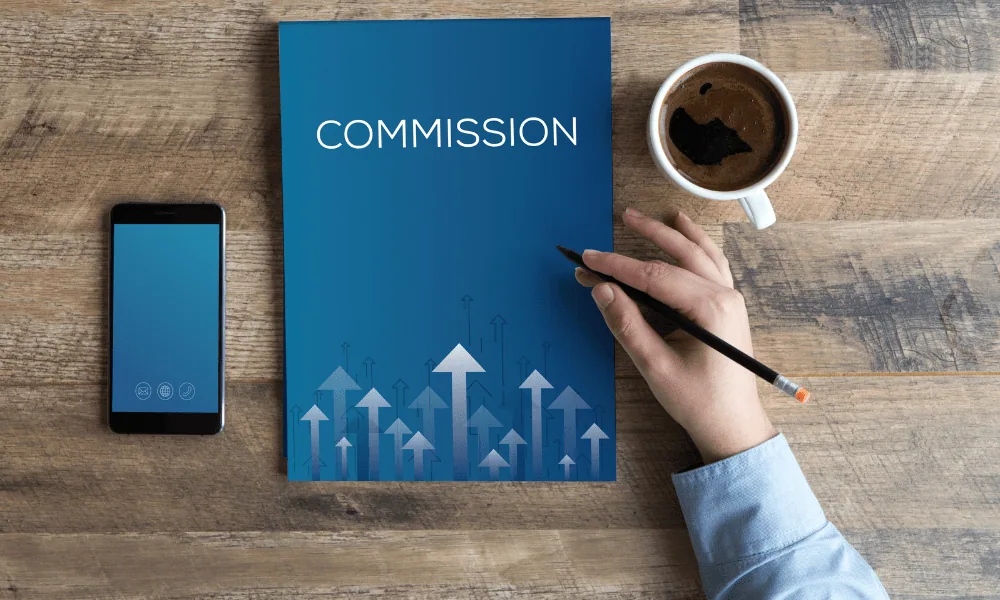 Who pays the commission and what is the standard percentage